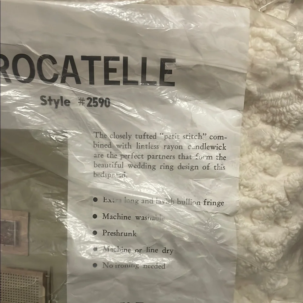VINTAGE Brocatelle Bedding‎ off white Taylor-maker. Twin. Wedding ring design